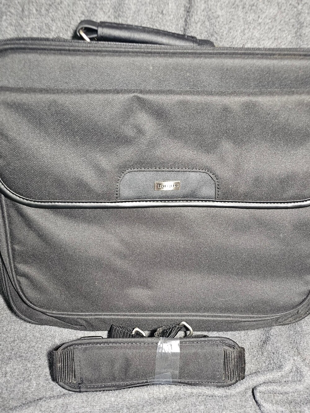 Targus 15.6 Traditional Notepac Laptop‎ Case w/Shoulder Strap Black NWT